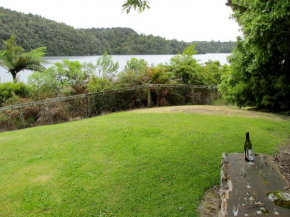 Lake Rotoehu Accommodation - Lake Rotoehu Home